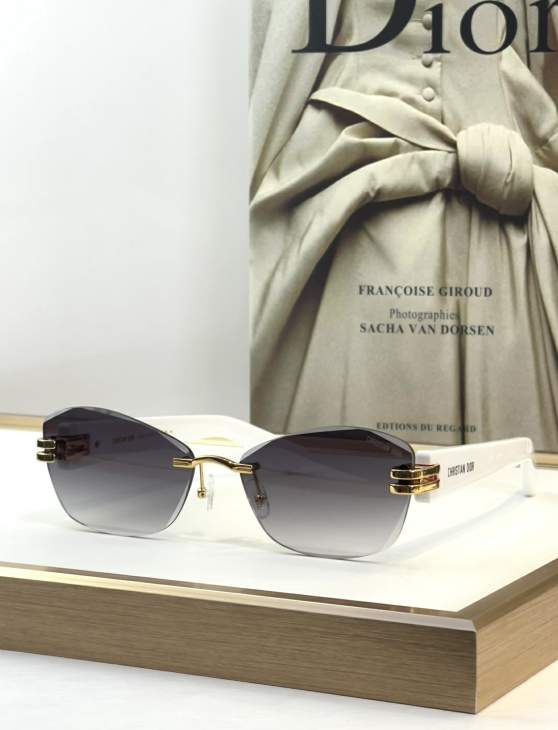 Picture of Dior Sunglasses _SKUfw76161383fw